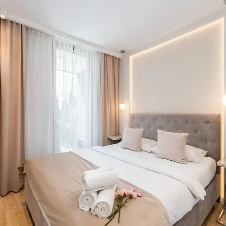 Glossy M54 Apartment Krakau