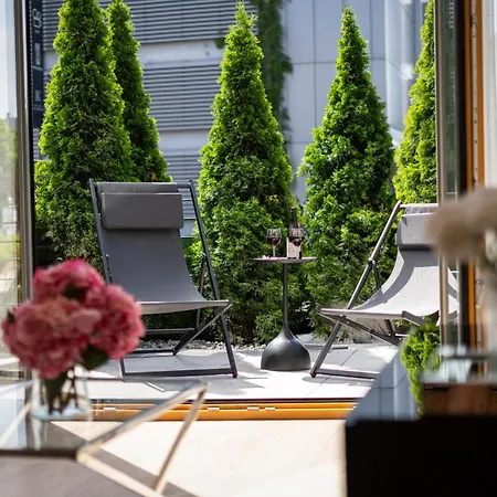 Glossy M54 Apartment Krakau
