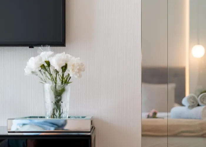 Glossy M54 شقة كراكوفيا